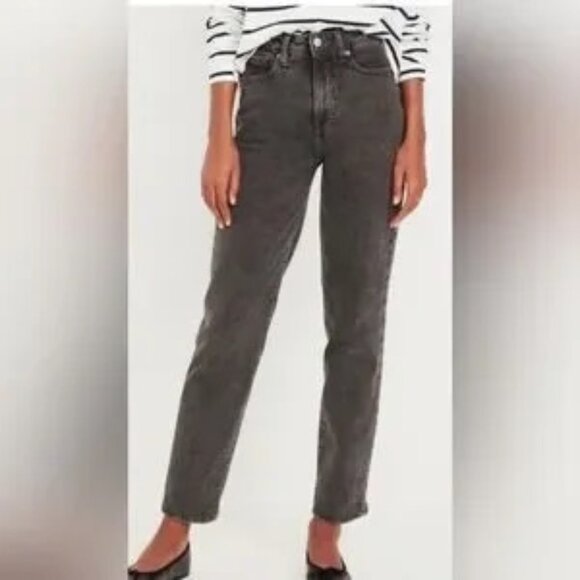 Ladies' vintage raw hem, size 6, straight high waisted jeans with a smooth fit - Picture 2 of 7